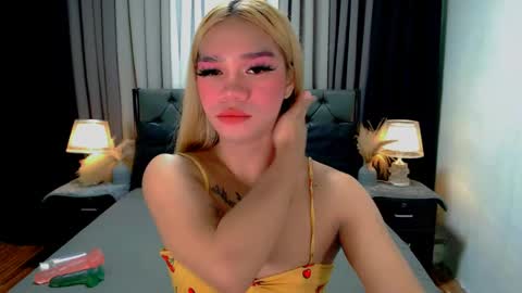 Snapshot of sweet_zoey12 chatting on 04-24-26, 10:07 bea takashi online show from 04-24-26, 10:07