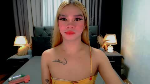 Snapshot of sweet_zoey12 chatting on 05-06-26, 09:47 bea takashi online show from 05-06-26, 09:47