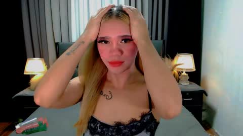 Snapshot of sweet_zoey12 chatting on 05-11-26, 03:07 bea takashi online show from 05-11-26, 03:07