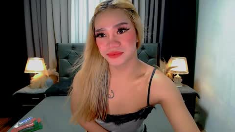 Snapshot of sweet_zoey12 chatting on 05-16-26, 09:39 bea takashi online show from 05-16-26, 09:39
