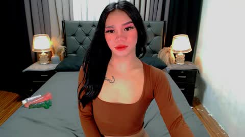 Snapshot of sweet_zoey12 chatting on 06-03-26, 02:33 bea takashi online show from 06-03-26, 02:33
