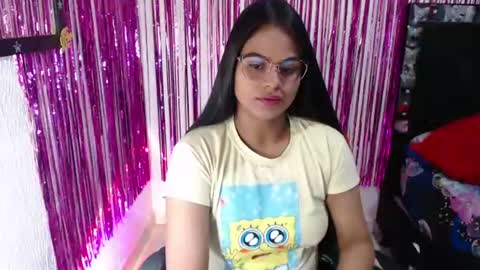 Snapshot of sweetalmaa chatting on 06-25-26, 01:26 Alma online show from 06-25-26, 01:26