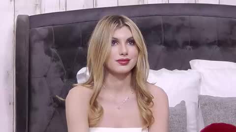 Anisia online show from 10-17-25, 06:21