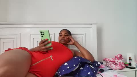 Snapshot of sweetateka chatting on 04-25-26, 08:28 Sweetateka online show from 04-25-26, 08:28