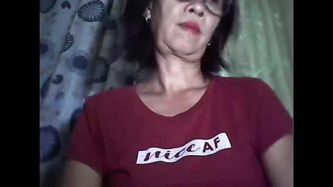 Snapshot of sweetbella24 chatting on 05-23-26, 11:58 im anne online show from 05-23-26, 11:58