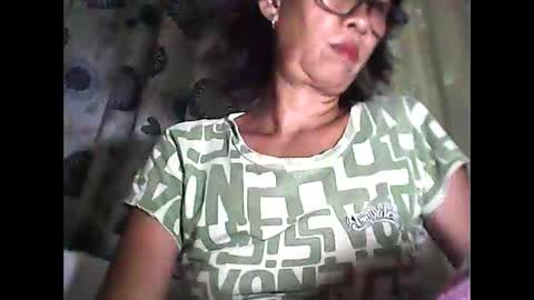 Snapshot of sweetbella24 chatting on 05-28-26, 12:13 im anne online show from 05-28-26, 12:13
