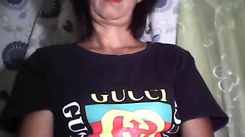 Snapshot of sweetbella24 chatting on 06-12-26, 11:53 im anne online show from 06-12-26, 11:53