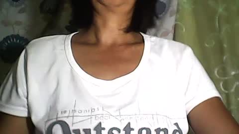 Snapshot of sweetbella24 chatting on 06-25-26, 12:31 im anne online show from 06-25-26, 12:31