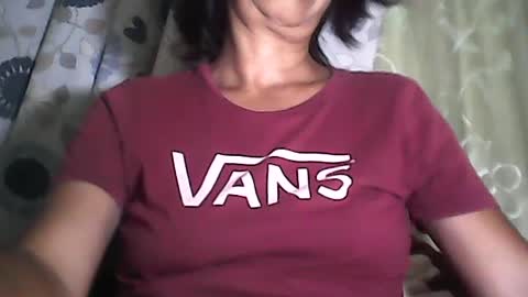 Snapshot of sweetbella24 chatting on 07-07-26, 12:09 im anne online show from 07-07-26, 12:09