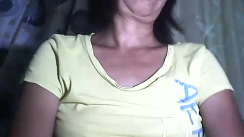 Snapshot of sweetbella24 chatting on 07-15-26, 12:21 im anne online show from 07-15-26, 12:21