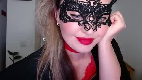 Snapshot of sweetberryxxx chatting on 12-28-24, 01:08 Diana online show from 12-28-24, 01:08