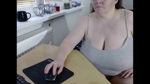 Snapshot of sweetboobs85h chatting on 02-12-25, 01:16 Sweetboobs85h online show from 02-12-25, 01:16
