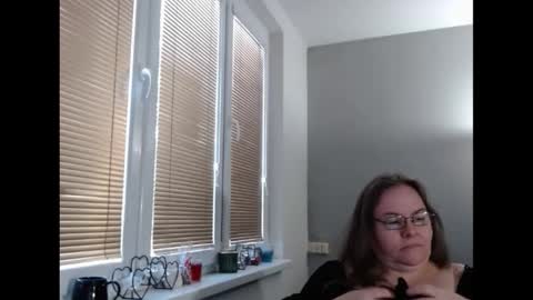 Snapshot of sweetboobs85h chatting on 03-10-25, 02:16 Sweetboobs85h online show from 03-10-25, 02:16
