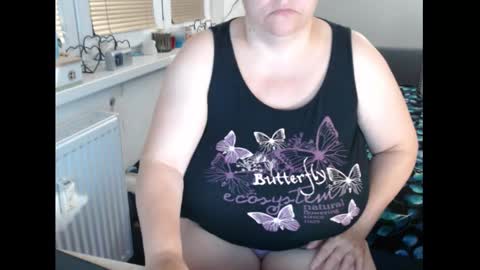 Snapshot of sweetboobs85h chatting on 09-13-25, 08:08 Sweetboobs85h online show from 09-13-25, 08:08