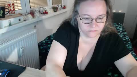 Sweetboobs85h online show from 11-21-25, 08:40