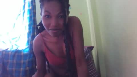 Snapshot of sweetcandy910 chatting on 10-26-25, 07:03 sweetcandy910 online show from 10-26-25, 07:03