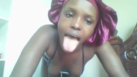 Snapshot of sweetclit99 chatting on 09-09-25, 08:14 sweetclit99 online show from 09-09-25, 08:14