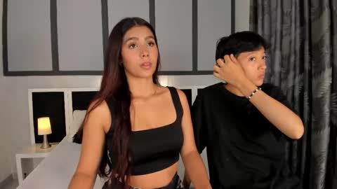 Snapshot of sweetcoupple chatting on 10-03-25, 11:51 Eva Short hair girl - Victoria Long red hair online show from 10-03-25, 11:51