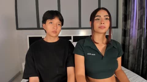 Snapshot of sweetcoupple chatting on 10-14-25, 06:31 Eva Short hair girl - Victoria Long red hair online show from 10-14-25, 06:31