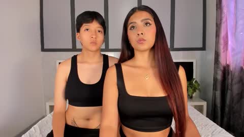 Snapshot of sweetcoupple chatting on 11-10-25, 08:19 Eva Short hair girl - Victoria Long red hair online show from 11-10-25, 08:19