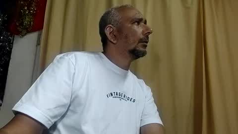 Snapshot of sweetcuervo chatting on 12-29-24, 05:21 sweetcuervo independent model online show from 12-29-24, 05:21