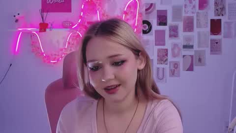 Snapshot of sweetcutie19 chatting on 10-29-25, 08:21 Lane online show from 10-29-25, 08:21