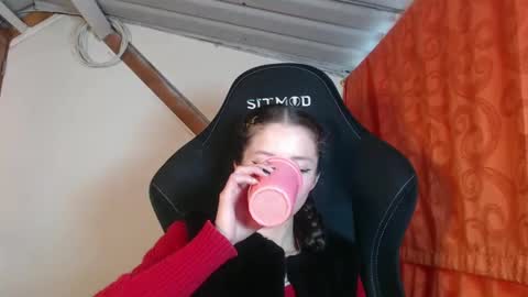 Snapshot of sweetdam12 chatting on 02-14-25, 08:15 sweetdam12 online show from 02-14-25, 08:15