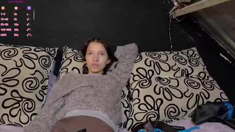 Snapshot of sweetdam12 chatting on 10-31-25, 08:21 sweetdam12 online show from 10-31-25, 08:21