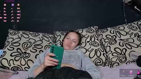 Snapshot of sweetdam12 chatting on 11-05-25, 09:04 sweetdam12 online show from 11-05-25, 09:04