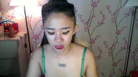 Snapshot of sweetdannica chatting on 01-06-25, 01:08 Danni online show from 01-06-25, 01:08