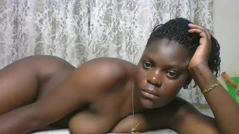 Snapshot of sweetdarkskin chatting on 05-20-26, 09:32 CLARIS online show from 05-20-26, 09:32