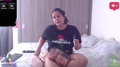 Snapshot of sweetdesires_ chatting on 02-11-25, 08:10         online show from 02-11-25, 08:10