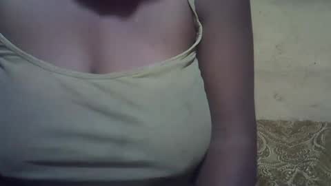 Snapshot of sweetdivah2 chatting on 06-22-26, 06:38 divinah online show from 06-22-26, 06:38