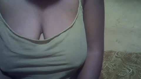 Snapshot of sweetdivah2 chatting on 07-19-26, 01:53 divinah online show from 07-19-26, 01:53