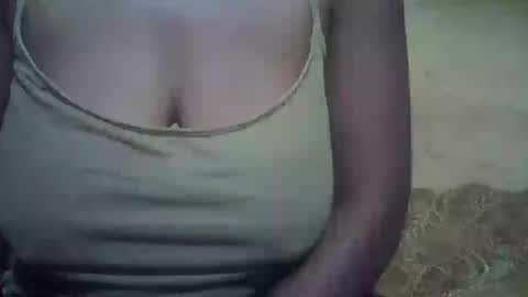 Snapshot of sweetdivah2 chatting on 07-19-26, 07:17 divinah online show from 07-19-26, 07:17