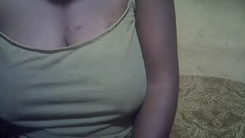 Snapshot of sweetdivah2 chatting on 07-24-26, 01:03 divinah online show from 07-24-26, 01:03