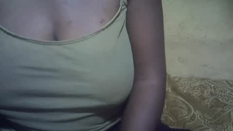 Snapshot of sweetdivah2 chatting on 07-25-26, 08:34 divinah online show from 07-25-26, 08:34