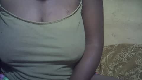 Snapshot of sweetdivah2 chatting on 07-26-26, 11:11 divinah online show from 07-26-26, 11:11