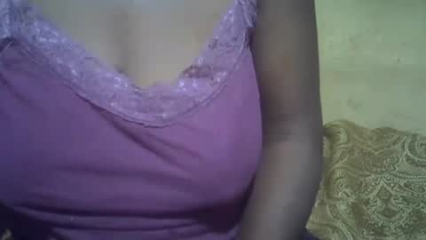 Snapshot of sweetdivah2 chatting on 07-29-26, 04:16 divinah online show from 07-29-26, 04:16