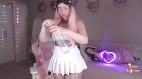 sweetdollyx_ online show from 10-29-25, 08:32