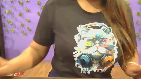 Snapshot of sweetdream220 chatting on 01-01-25, 09:28 sweetdream220 online show from 01-01-25, 09:28