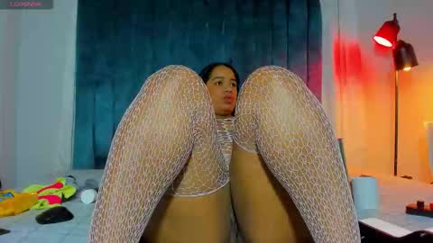 Mia online show from 11-12-25, 11:43