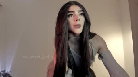 Snapshot of sweetest_bella chatting on 12-16-25, 11:21 Bella online show from 12-16-25, 11:21