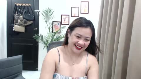 Snapshot of sweetestsmile_ chatting on 01-17-25, 05:53 Khaye online show from 01-17-25, 05:53