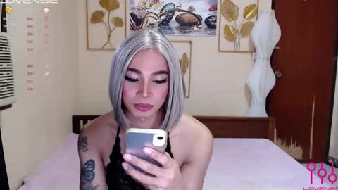 Snapshot of sweeteverdeen chatting on 09-18-25, 02:35 sweetkatniss online show from 09-18-25, 02:35
