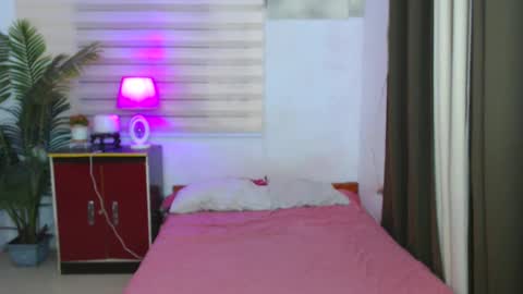 Snapshot of sweetfantasyxx chatting on 12-03-24, 05:31 Aki online show from 12-03-24, 05:31