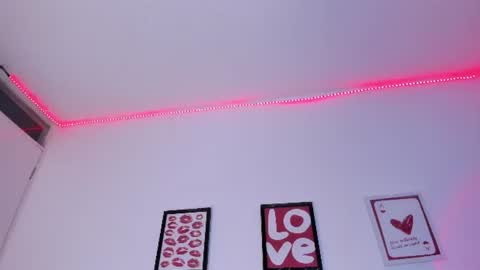 sweetfire_moon1 online show from 06-11-26, 12:32