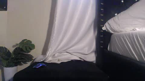 Snapshot of sweetfruit22 chatting on 05-14-26, 12:01 your favourite berry online show from 05-14-26, 12:01