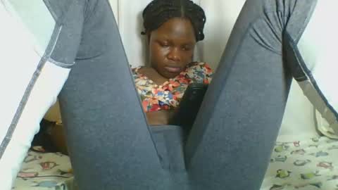 Snapshot of sweetgal2025 chatting on 05-27-26, 01:57 EUNICE online show from 05-27-26, 01:57