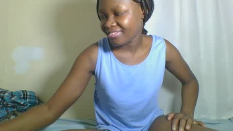 Snapshot of sweetgal2025 chatting on 06-12-26, 03:05 EUNICE online show from 06-12-26, 03:05